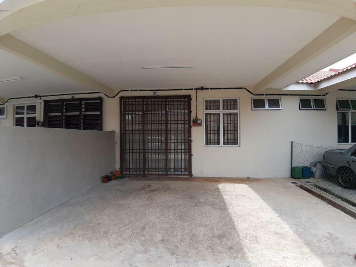 Orchidd Homestay Gambang Exterior foto